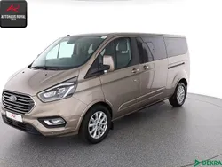 Silber Gebraucht 2019 Ford Tourneo Custom Van / Kleinbus | 29.780 € (Teuer)