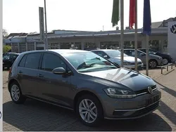 Grau Gebraucht 2020 VW Golf VII Comfortline Limousine | 17.888 € (Fairer Preis)