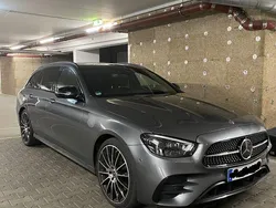 Grau Gebraucht 2021 Mercedes E450 AMG Kombi | 47.600 € (Etwas zu teuer)