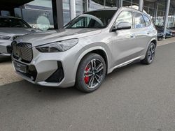 Silber Neu 2025 BMW iX1 M Sport SUV | 57.777 € (Etwas zu teuer)