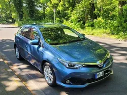 Gebraucht 2016 Toyota Auris Hybrid Edition-S Limousine | 13.200 € (Fairer Preis)