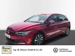 Rot Gebraucht 2022 VW Golf VIII Active Limousine | 20.859 € (Guter Preis)
