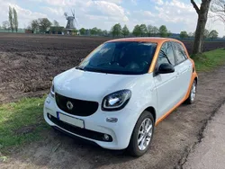 Weiß Gebraucht 2018 Smart ForFour Electric Drive Passion Limousine | 7.980 € (Guter Preis)