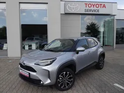 Silber metallic Gebraucht 2022 Toyota Yaris Cross Connect Style SUV | 30.300 €