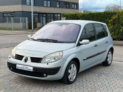 Silber Gebraucht 2004 Renault Scénic II Authentique Van / Kleinbus | 2.599 € (Teuer)