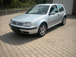 Silber Gebraucht 2000 VW Golf IV Kleinwagen | 1.000 € (Guter Preis)