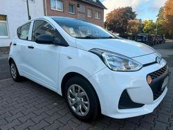 Weiß Gebraucht 2017 Hyundai i10 Kleinwagen | 4.490 € (Fairer Preis)