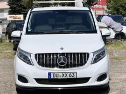 Arktikweiss Gebraucht 2015 Mercedes V220 Van / Kleinbus | 34.890 €