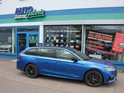 Raceblau metallic Gebraucht 2024 Skoda Octavia RS Kombi | 39.990 € (Fairer Preis)