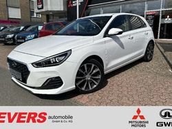 Weiß Gebraucht 2020 Hyundai i30 Style Limousine | 16.450 € (Fairer Preis)