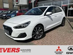 Weiß Gebraucht 2020 Hyundai i30 Style Limousine | 16.450 € (Fairer Preis)