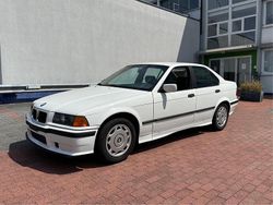 Weiß Gebraucht 1991 BMW 320 Limousine | 10.900 €