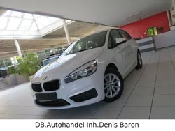 Weiß Gebraucht 2014 BMW 220 Active Tourer Performance Van / Kleinbus | 9.960 € (Guter Preis)