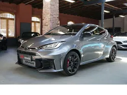 Grau Gebraucht 2024 Toyota Yaris Limousine | 44.900 € (Teuer)