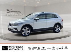 Weiß (0q pure white) Gebraucht 2023 VW Tiguan Life SUV | 23.490 € (Fairer Preis)