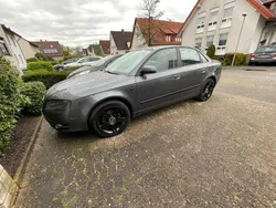 Grau Gebraucht 2006 Audi A4 Limousine | 2.300 € (Guter Preis)