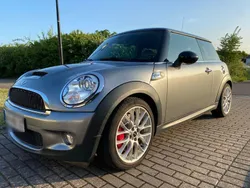 Grau Gebraucht 2009 Mini John Cooper Works Kleinwagen | 9.850 € (Etwas zu teuer)