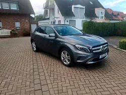 Grau Gebraucht 2016 Mercedes GLA200 SUV | 18.200 € (Fairer Preis)