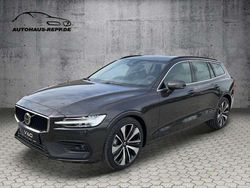 Platinum grey Gebraucht 2023 Volvo V60 Core Kombi | 36.890 € (Fairer Preis)