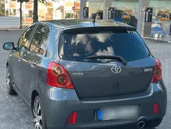 Grau Gebraucht 2007 Toyota Yaris Sport Kleinwagen | 4.500 € (Fairer Preis)