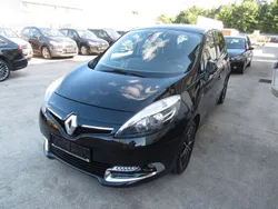 Schwarz Gebraucht 2013 Renault Scénic III Bose Edition Van / Kleinbus | 8.800 € (Etwas zu teuer)