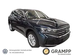 Blau Gebraucht 2024 VW Touareg Elegance SUV | 61.440 €
