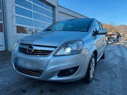 Grau Gebraucht 2011 Opel Zafira Van / Kleinbus | 3.400 € (Fairer Preis)