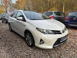 Weiß Gebraucht 2014 Toyota Auris Touring Sports Executive Kombi | 11.700 € (Fairer Preis)