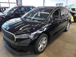 Schwarzmagic perleffekt Gebraucht 2024 Skoda Enyaq iV SUV | 29.790 € (Superpreis)
