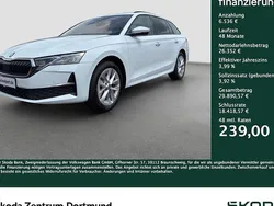 Weiß Gebraucht 2024 Skoda Octavia Selection Kombi | 32.888 € (Fairer Preis)