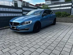 Blau Gebraucht 2014 Volvo V60 Kombi | 12.000 €