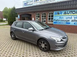 Grau Gebraucht 2012 Hyundai i30 Classic Limousine | 5.999 € (Fairer Preis)