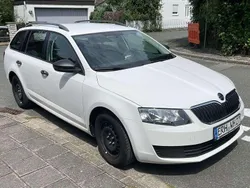 Weiß Gebraucht 2015 Skoda Octavia Active Kombi | 4.900 € (Guter Preis)