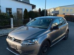 Grau Gebraucht 2009 VW Polo Kleinwagen | 6.299 € (Teuer)