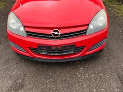 Rot Gebraucht 2005 Opel Astra GTC Limousine | 1.750 € (Guter Preis)