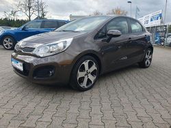 Braun Gebraucht 2013 Kia Rio Limousine | 7.999 € (Etwas zu teuer)