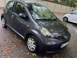 Grau Gebraucht 2006 Toyota Aygo Kleinwagen | 2.000 € (Fairer Preis)