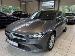 Grau Gebraucht 2022 Mercedes CLA250e Shooting Brake Kombi | 26.499 € (Guter Preis)
