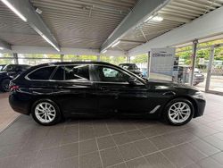 Schwarz Gebraucht 2023 BMW 520 Sport Line Kombi | 35.700 € (Fairer Preis)