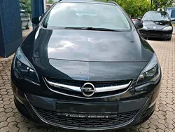 Schwarz Gebraucht 2016 Opel Astra Kombi | 11.299 € (Etwas zu teuer)