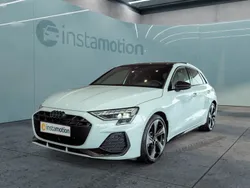 Weiß Gebraucht 2024 Audi A3 Sportback S-Line Limousine | 42.790 € (Teuer)