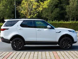 Weiß Gebraucht 2021 Land Rover Discovery 5 SUV | 44.300 € (Teuer)