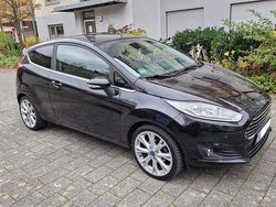 Schwarz Gebraucht 2015 Ford Fiesta Titanium Limousine | 6.590 € (Fairer Preis)
