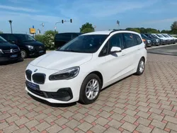 Weiß Gebraucht 2021 BMW 216 Gran Tourer Advantage Van / Kleinbus | 14.200 € (Fairer Preis)