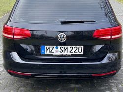 Schwarz Gebraucht 2016 VW Passat Trendline Kombi | 13.250 € (Fairer Preis)