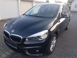 Black sapphire metallic Gebraucht 2017 BMW 220 Gran Tourer M Sport Van / Kleinbus | 16.600 € (Fairer Preis)