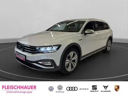 Weiss Gebraucht 2023 VW Passat Alltrack Kombi | 34.980 € (Fairer Preis)