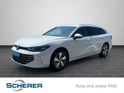 Pure white Gebraucht 2024 VW Passat Business Kombi | 30.900 € (Guter Preis)