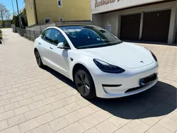 Weiß Gebraucht 2023 Tesla Model 3 Standard Range Plus Limousine | 30.200 € (Fairer Preis)