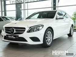 Diamantweiß metallic Gebraucht 2018 Mercedes C300 AMG line Coupé | 31.990 € (Guter Preis)